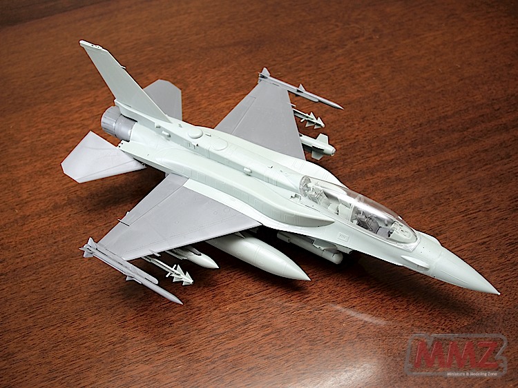 アカデミー 1/32 F-16I SUFA 完成品 【正規品質保証