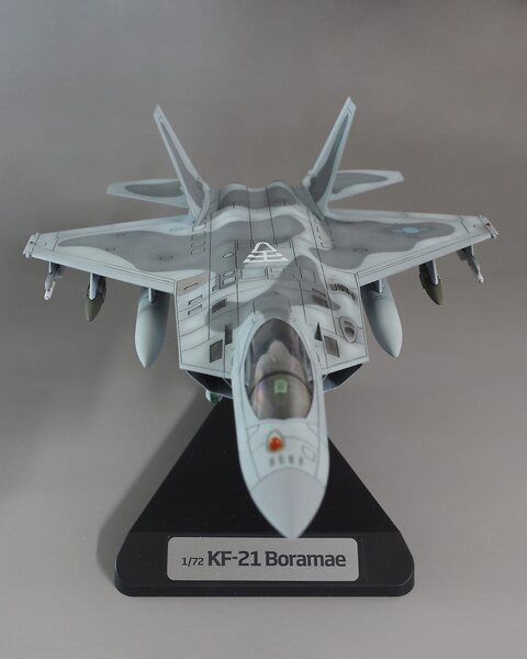 KF-21 Boramae 003 [1:72 Academy]