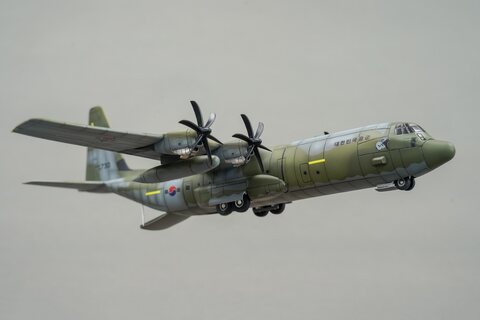 ROKAF C-130J super Hercules [1:144 Academy/Minicraft]