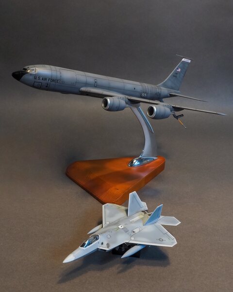 KC-135 with F-22 [1:144 Academy/Trumpeter]