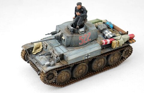 1/35 WWII German Panzer Kpfw. 38(t)
