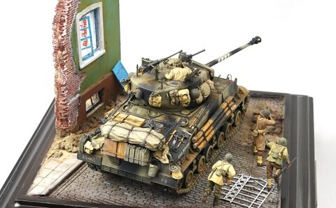 1/35 WWII Fury , M4A3E8 Sherman