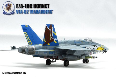 ACADEMY 1:72 F/A-18C VFA-82