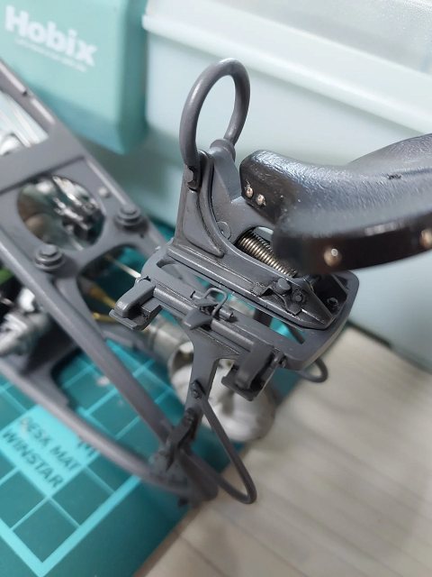 zundapp ks750 1/9 제작 중입니다.