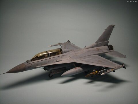 아카데미 1/48 KF-16D Fighting Falcon