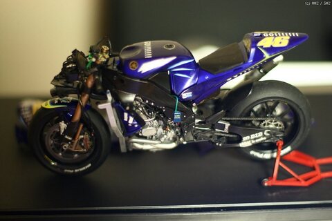 YAMAHA M1 04