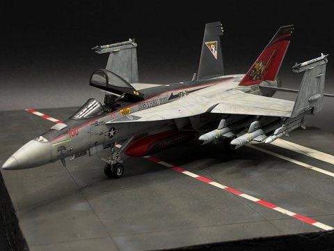 아카 1/72 F/A-18E VF-31 Tomcatters 75th(2010)