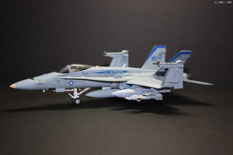 F/A-18C HORNET (1/72 ACADEMY)