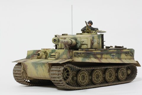 Academy Tiger-1 late