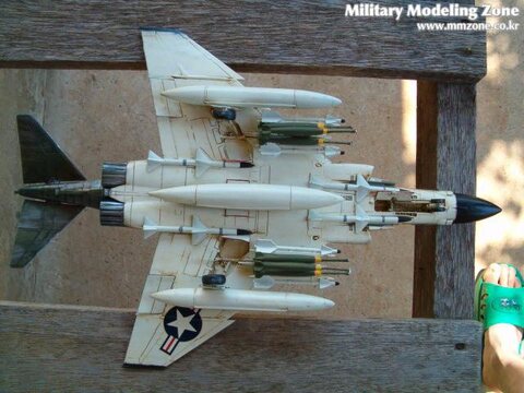 모노그램/ F-4J 펜톰