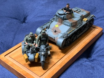 [ACADEMY] 1/35 German Panzer I Ausf.B & Motorcycle