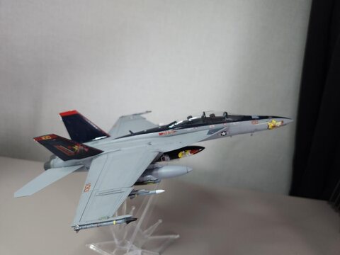 아카데미 F-18  시즌2  평가 댓글 부탁 합니다.