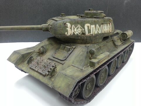 토이스타 1/25 스케일 T-34/85