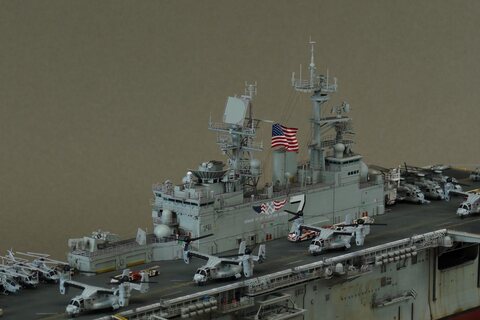 1/350 USS LHD-7 Iwo Jima
