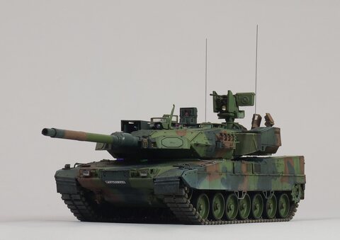 1/35 LEOPARD 2A8