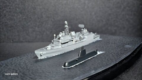 광개토대왕함과 손원일함 (1/700)