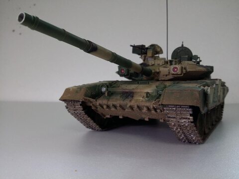 1:35 T-90 (아카데미)