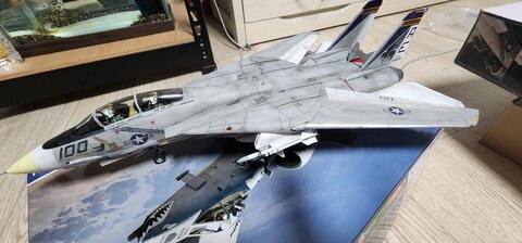 아카데미 f14입니다.