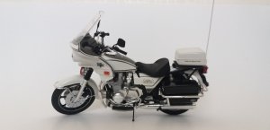 KAWASAKI POLICE 1000 "CHP"