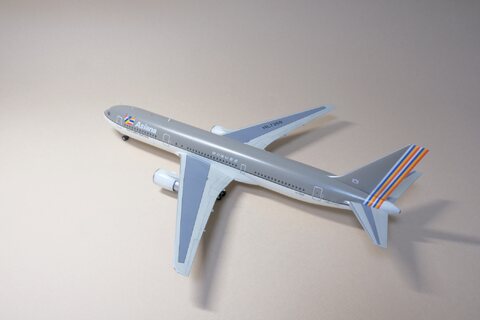 1/144 B767-300ER