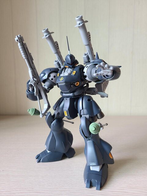 반다이 MG MS-18E 캠퍼