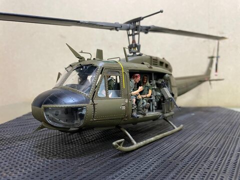 1/35 UH-1D Huey by Dragon