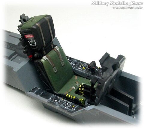 1/32 Hornet