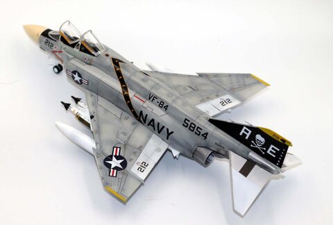 1/48 F-4J 'VF-84 Jolly Rogers'