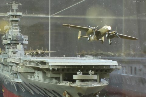 Doolittle Raid / 1:350 USS CV-8 Hornet