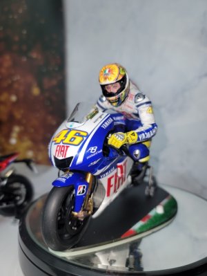 타미야 1/12 YZR-M1 바이크 및 라이더 완성