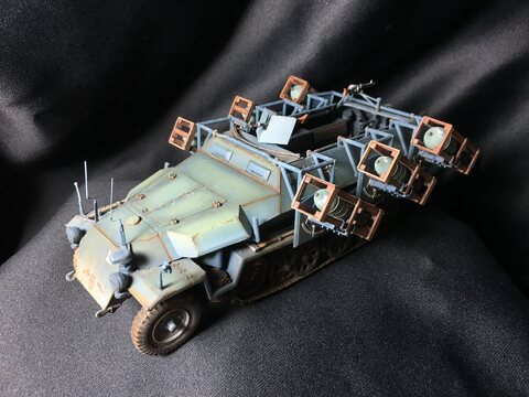 sd.Kfz.251/1 stuka zu fuss...AFV club