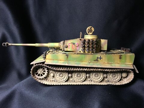 Academy 1/35 Tiger-I 'Gruppe Fehrmann, Essel 1945'
