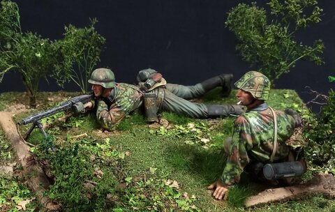 1/16  SS Machin Gun Team
