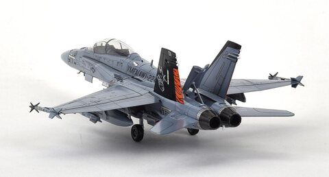 아카데미과학 1/72 F/A-18D 복좌형 호넷 VMFA-224 BENGALS