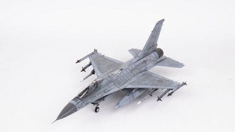 KINETIC 1/48  KF-16