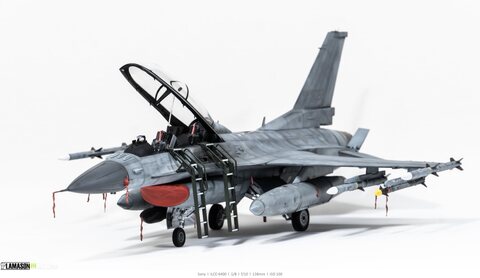 KF-16DU, 1/32 Academy