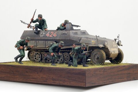 German Hanomag Sd.Kfz. 251/1  1/35 [TAMIYA]
