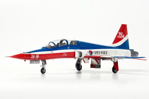KF-5F 대한민국공군 제공호 국내생산 1호기 1/48 [아카데미]