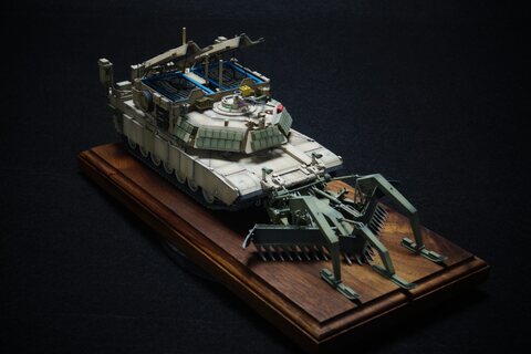M1 ASSAULT BREACHER VEHICLE