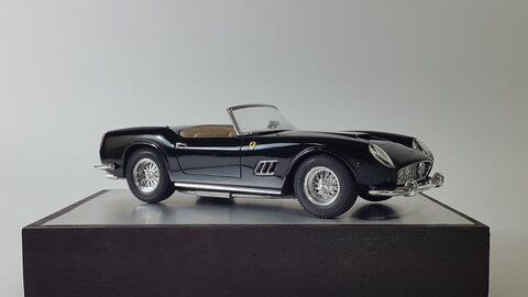 아카데미 Ferrari 250 GT California 1/24