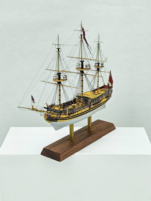 1/300 HMY Royal Caroline