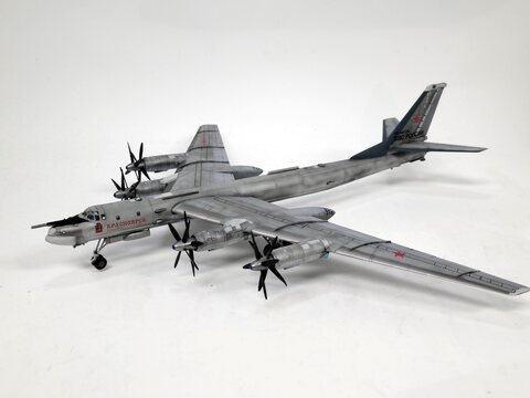 아카데미과학(Zvezda재포장) 1/144 Tu-95 "Bear"