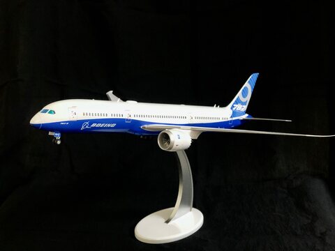 1/144 Boeing 787-9 Dreamliner - Long Fuselage Ver.