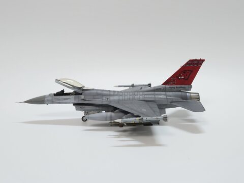 F-16C (BLOCK 25／32) FIGHTING FALCON ANG (1／48 TAMIYA)