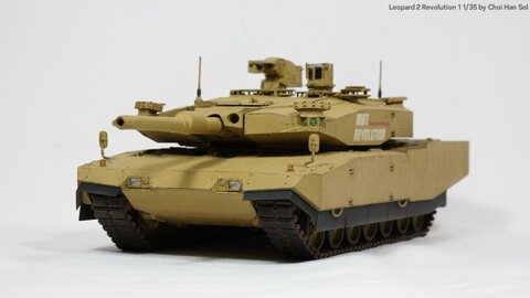 Leopard 2 Revolution 1