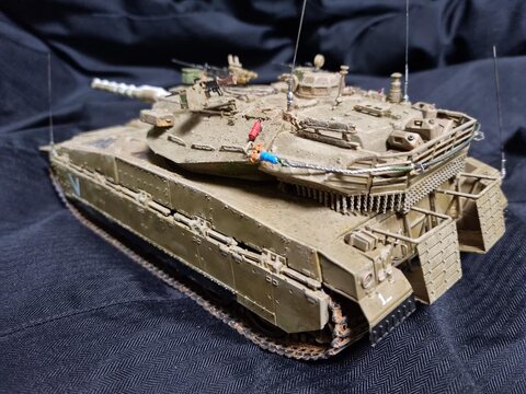 [1/35] 아카데미 MERKAVA Mk.2D