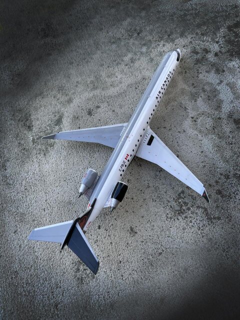 1/144 CRJ-900
