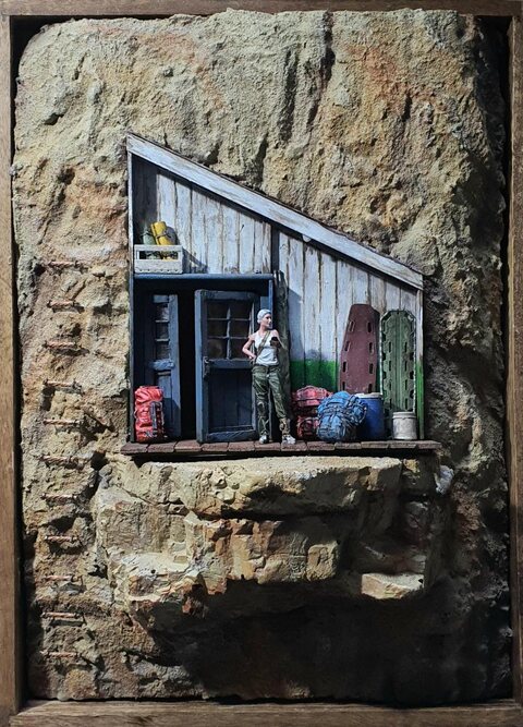 1/35 Cliff Cabin