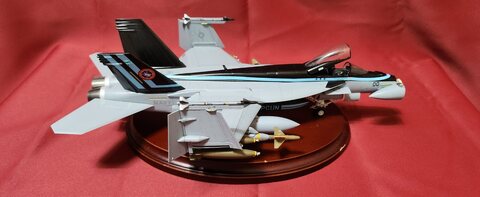 [HOBBYBOSS]  F/A-18E Super Hornet (1/48)