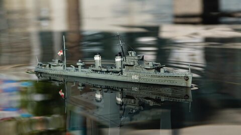 Tamiya 1/700 British Royal Navy HMS E Class Destroyer